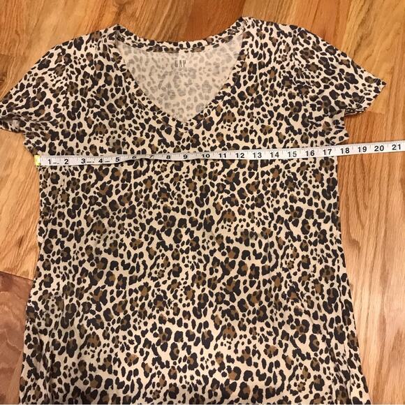Gap favorite tee tan leopard print short sleeved v neck size medium - Picture 5 of 6